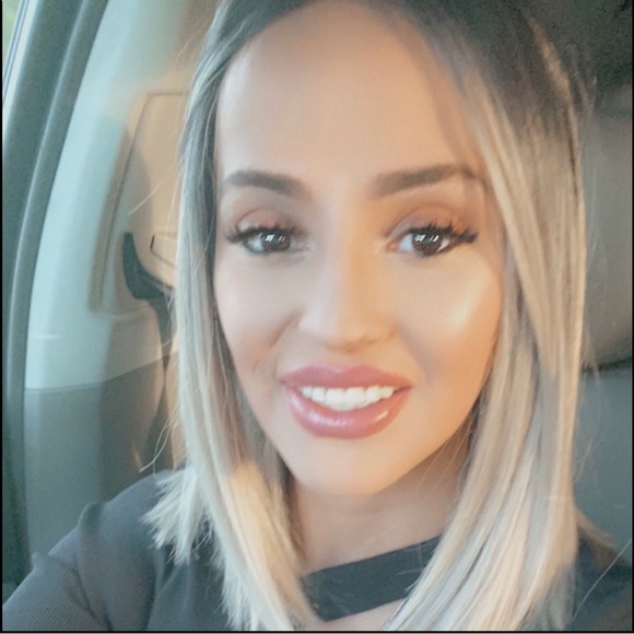 Meet your Posher, Blanca - Picture 2 of 2